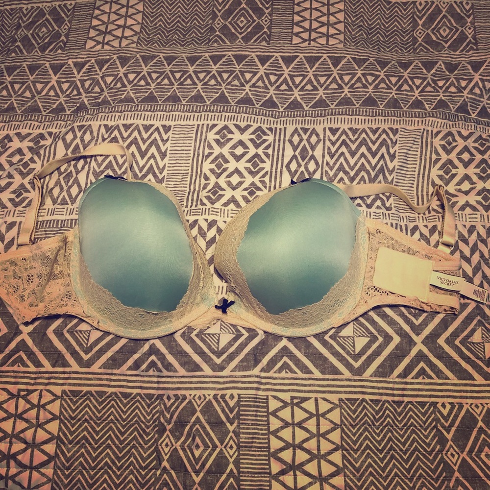 Victoria secret 36DDD BRA